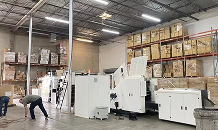 Máquina de fabricação de saco de papel com impressora em linha de 4 cores chega aos EUA